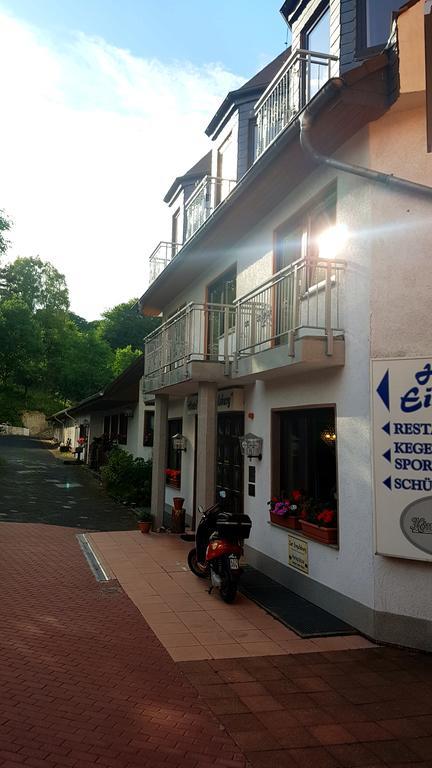 Hotel Zur Engelsburg Hausen-Wied Exterior foto