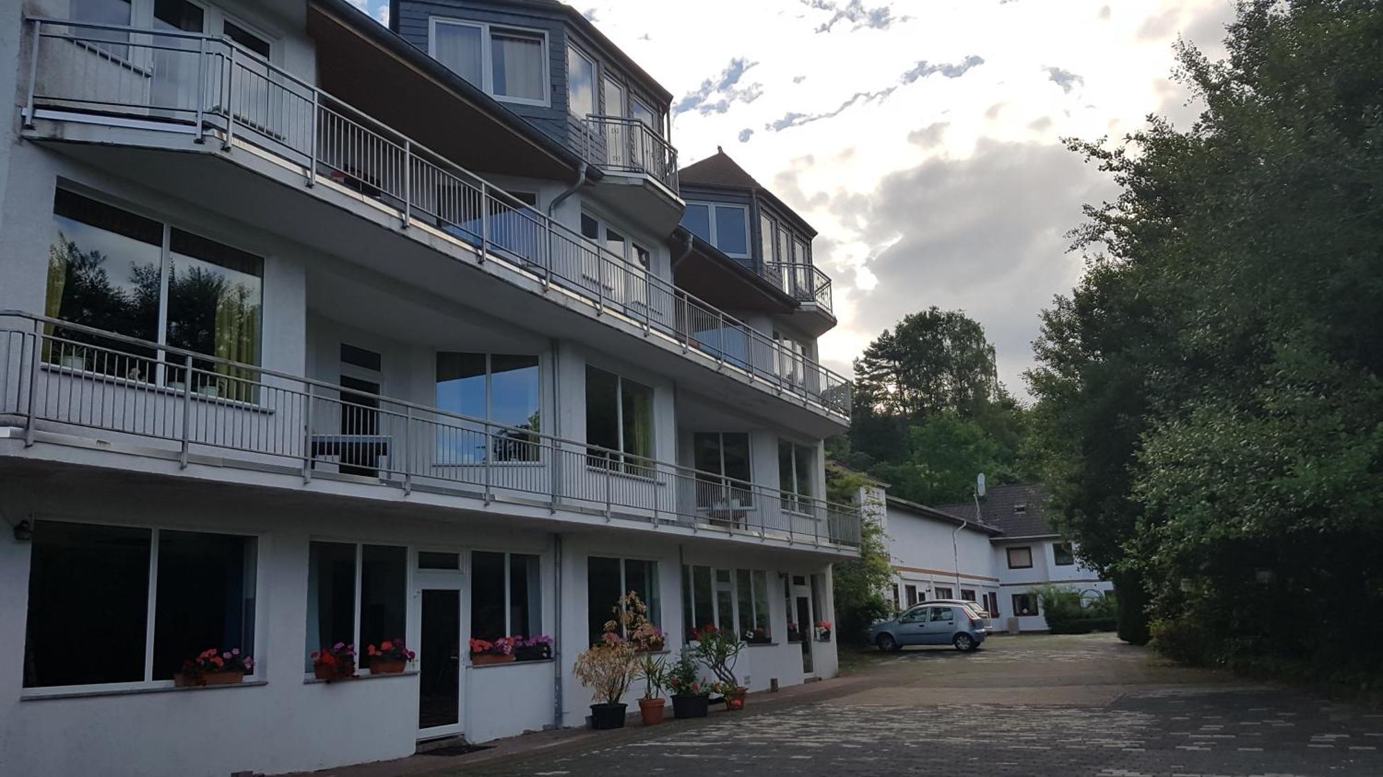 Hotel Zur Engelsburg Hausen-Wied Exterior foto